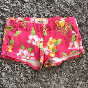 Hollister shorts size 1. 25 inch waist. Super cute